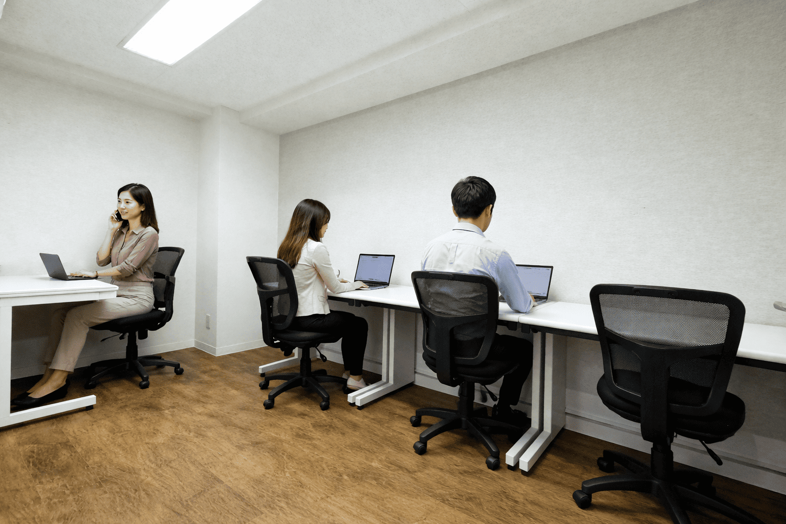 個室オフィス 305