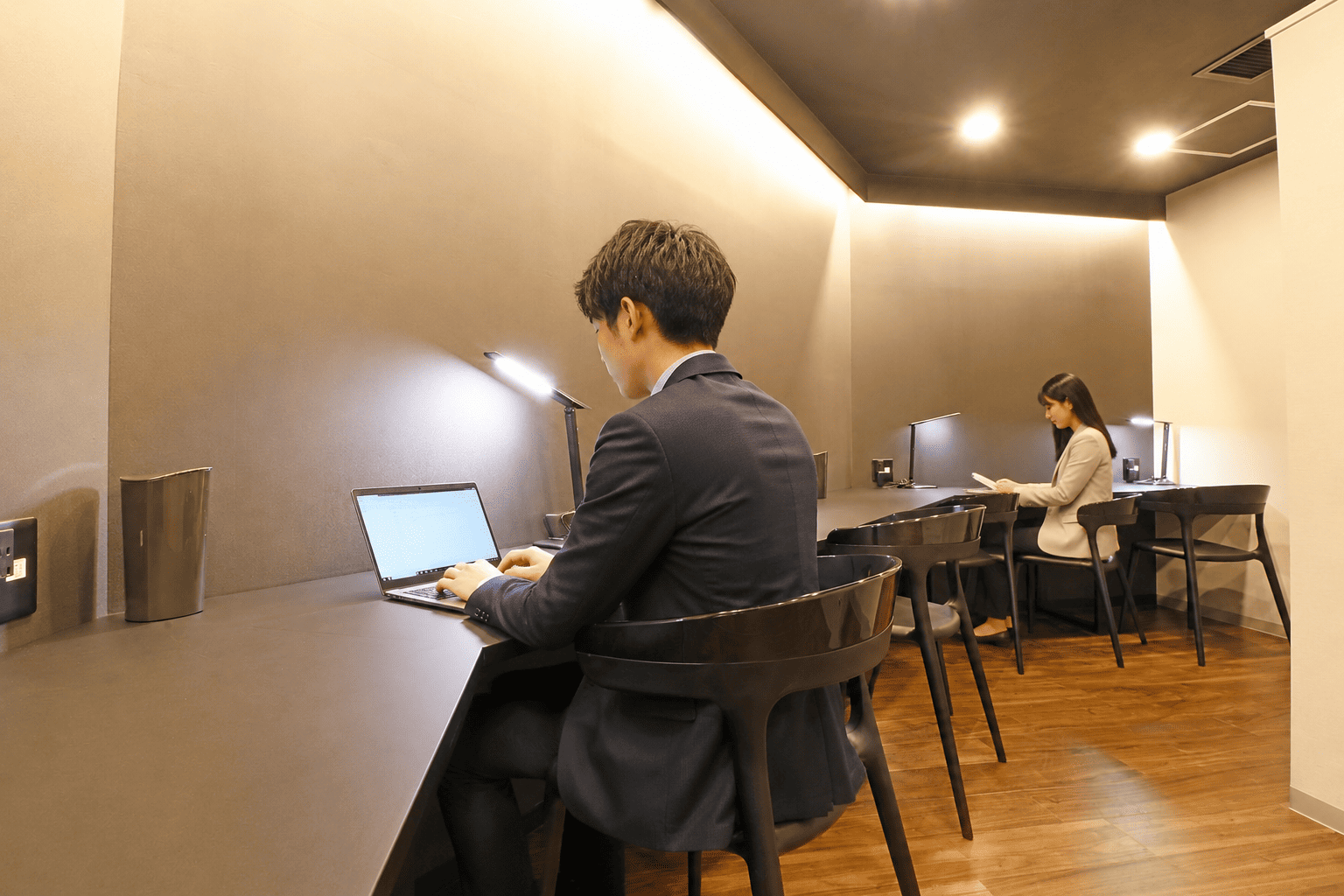 ラウンジ