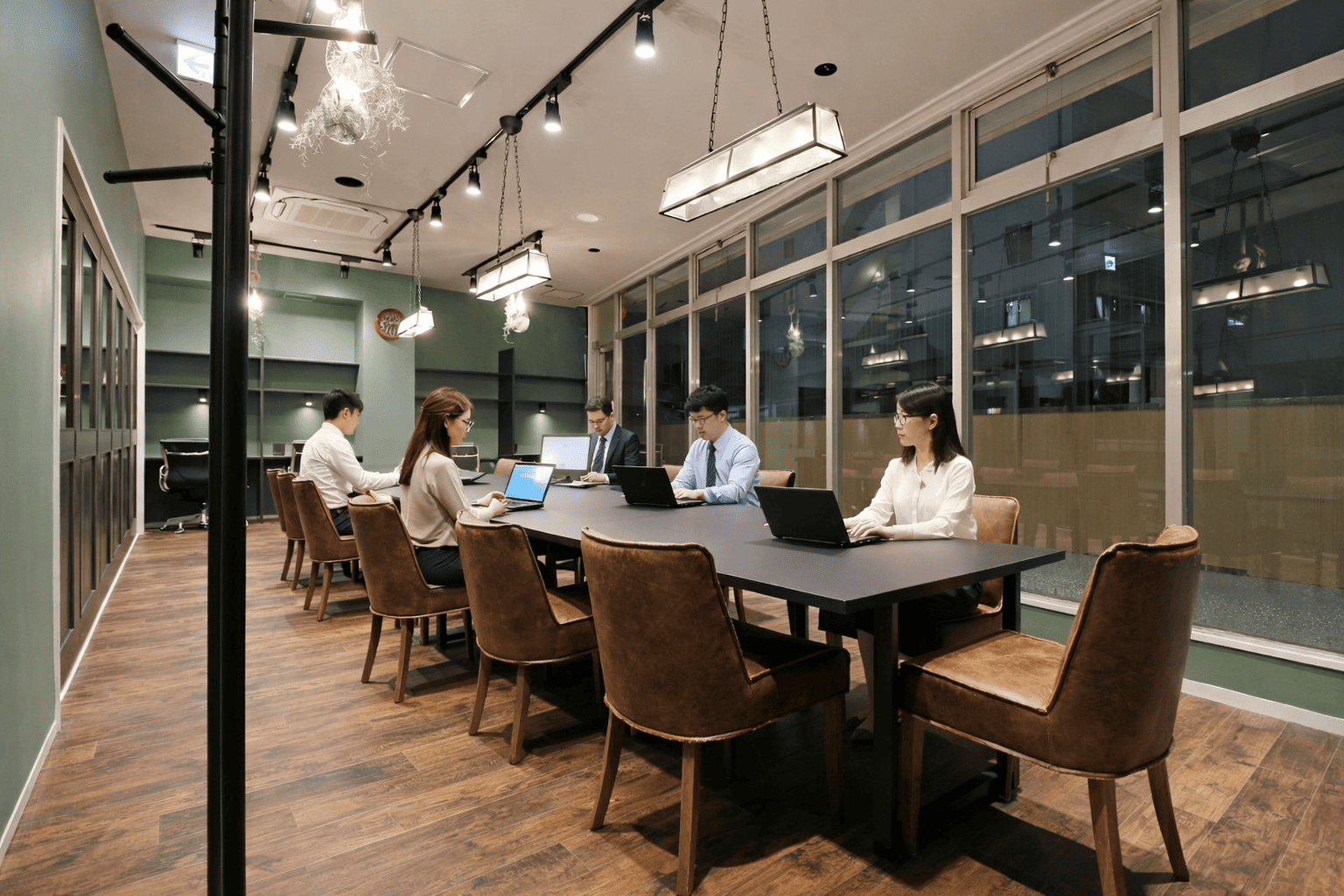 サイレントラウンジ