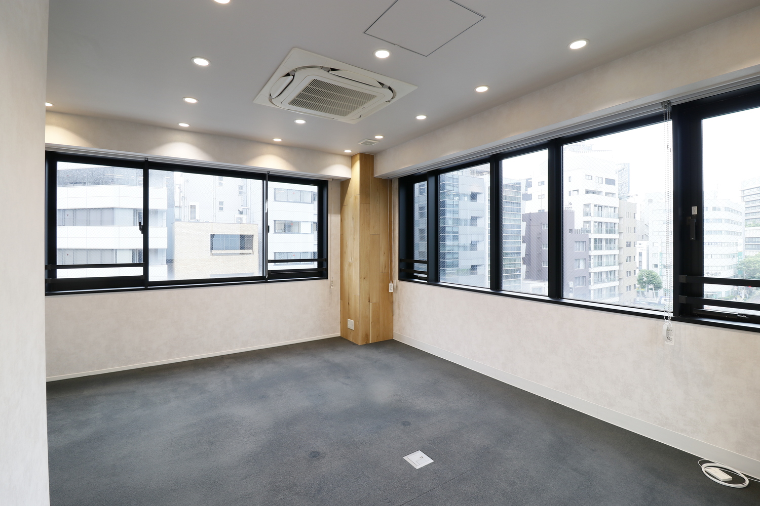 6F オフィス内
