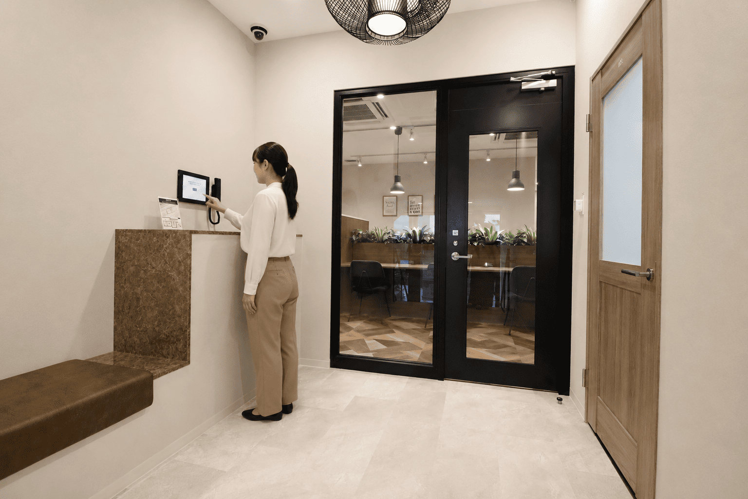受付機・社名表示