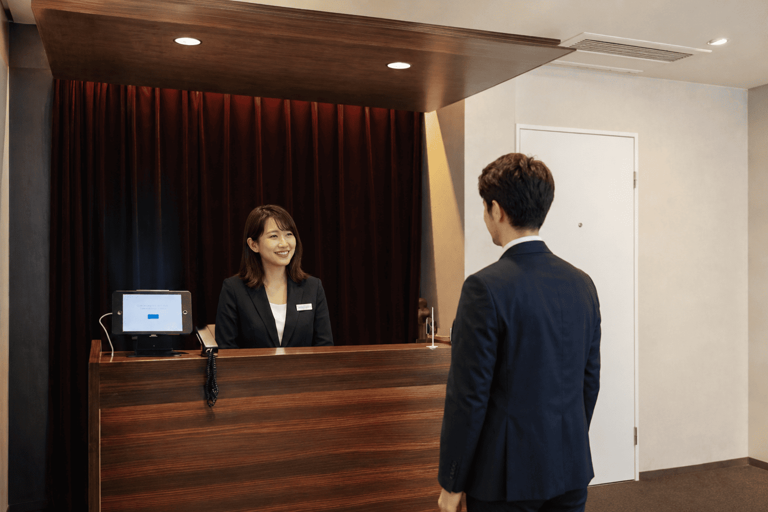 有人フロント受付